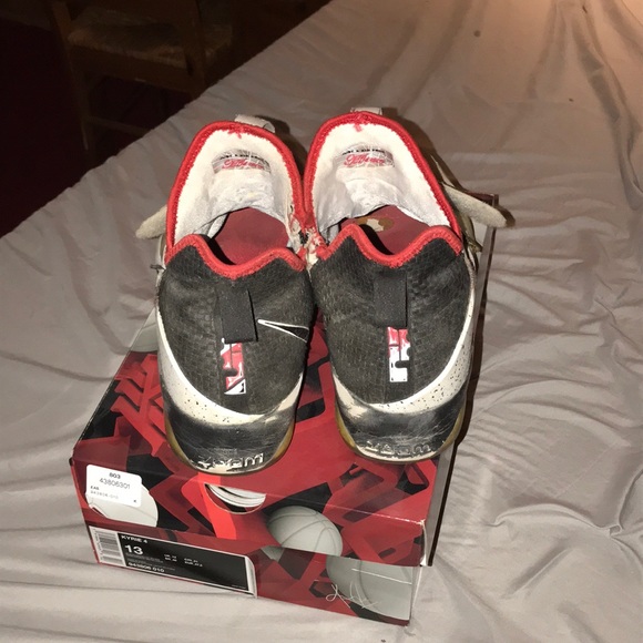 LeBron 14 “flip the switch” shoes size 13 men’s - Picture 4 of 4